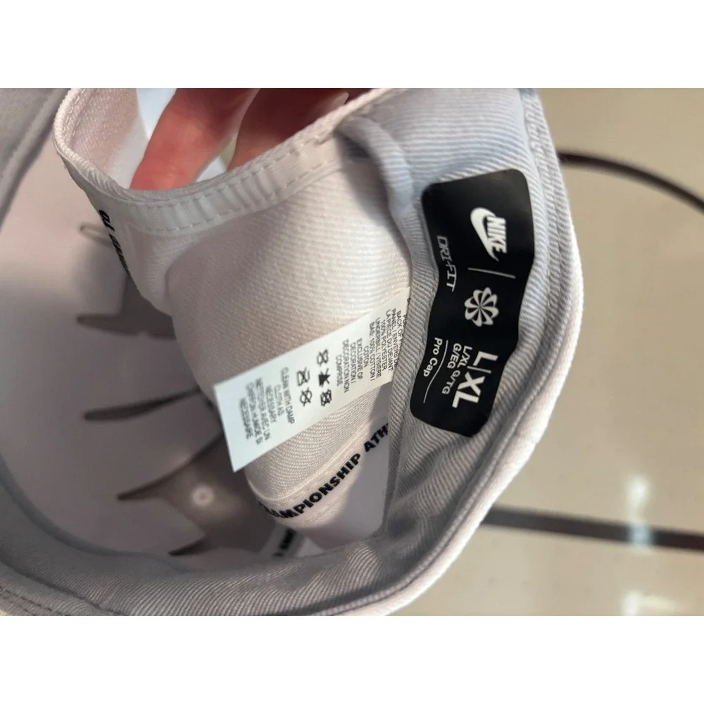Nike Pro Cap Dri-FIT Flat Brim Snapback Hat White Black FB5380-100 L/XL